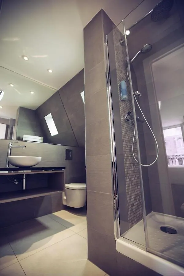 Hotel Timhotel Le Louvre Parigi