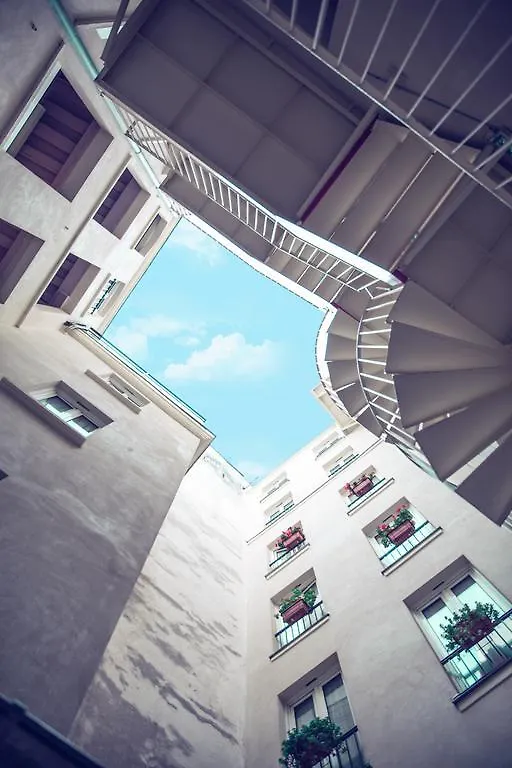 Timhotel Le Louvre Parigi 3*,
