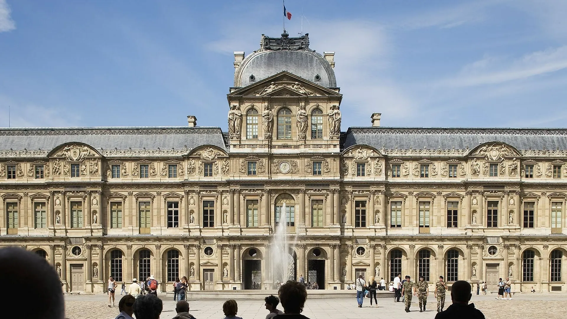 Timhotel Le Louvre Parigi