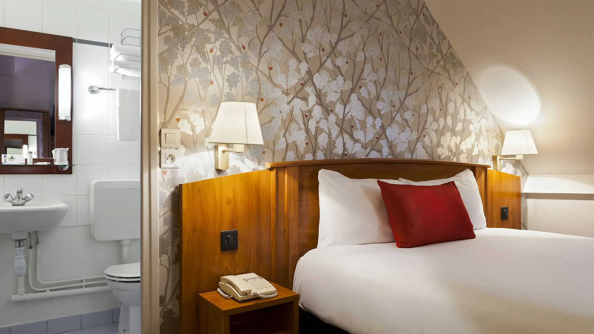 Timhotel Le Louvre Parigi