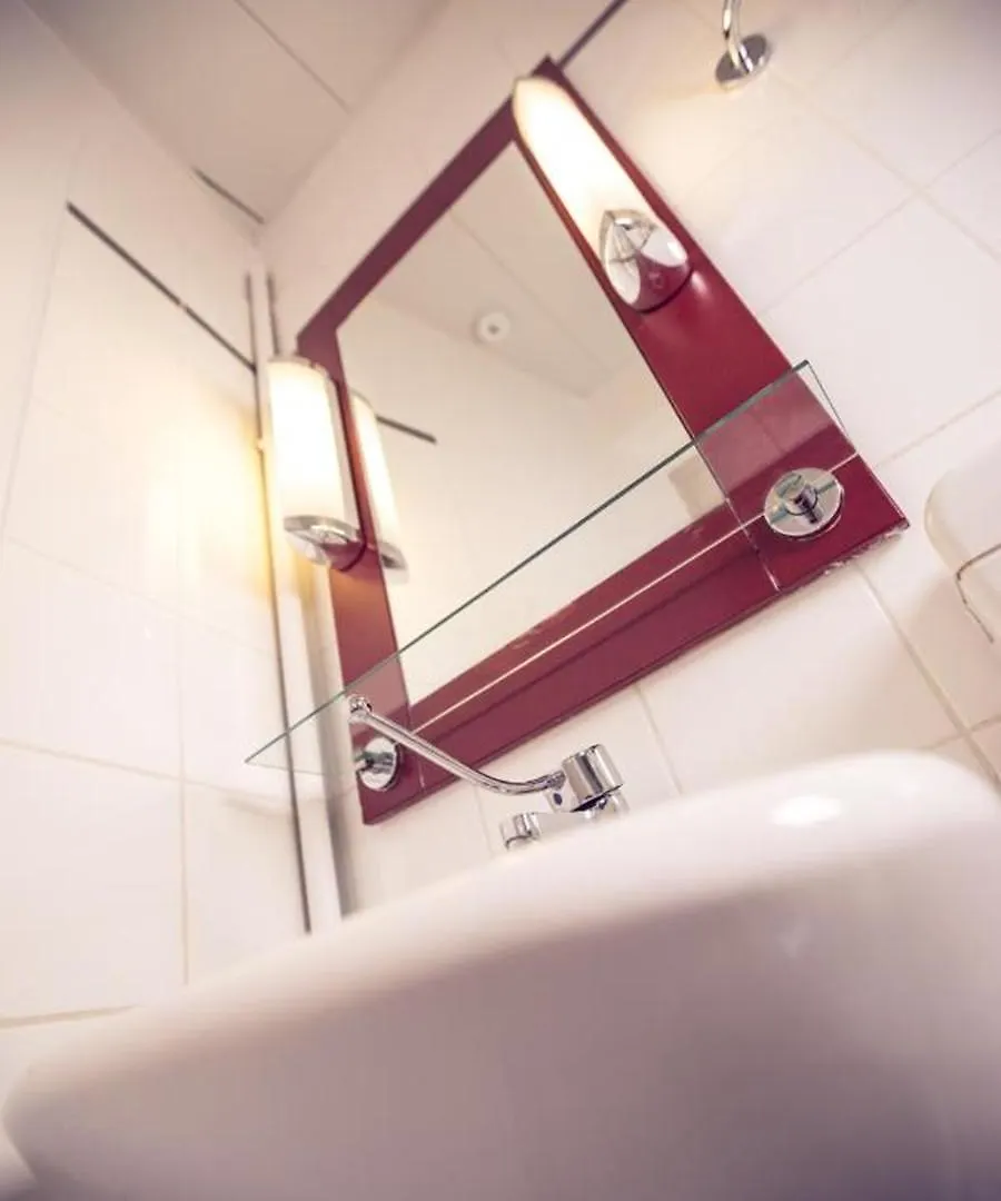 Timhotel Le Louvre Paryż 3*,