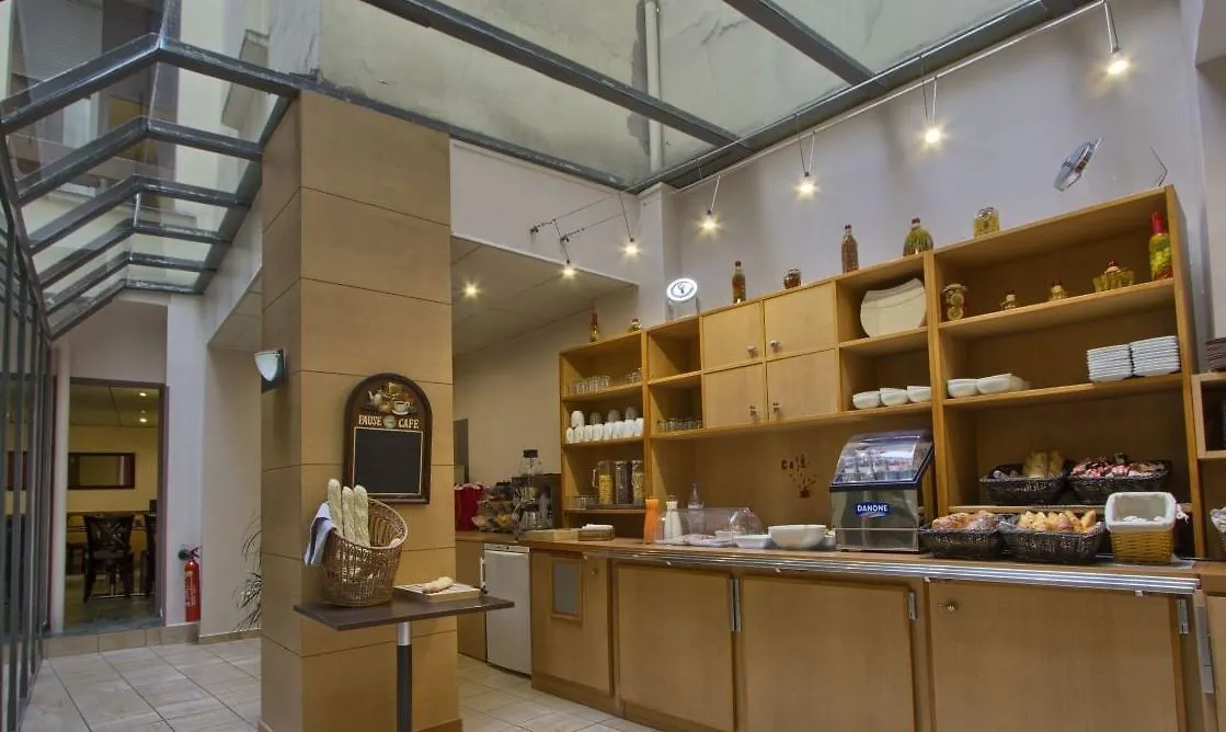 Timhotel Le Louvre Paryż 3*,