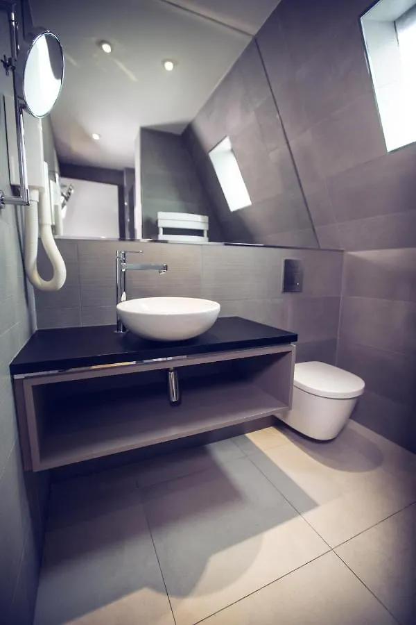 *** Hotel Timhotel Le Louvre Paryż Francja