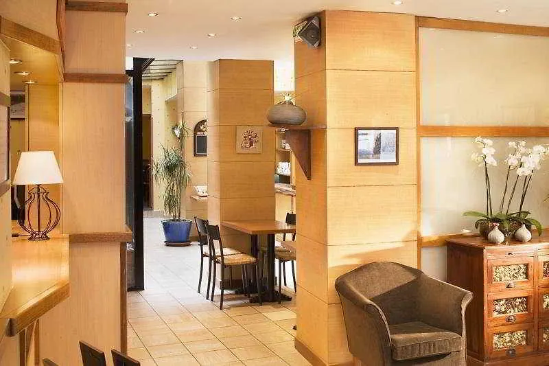 Timhotel Le Louvre Paryż 3*,