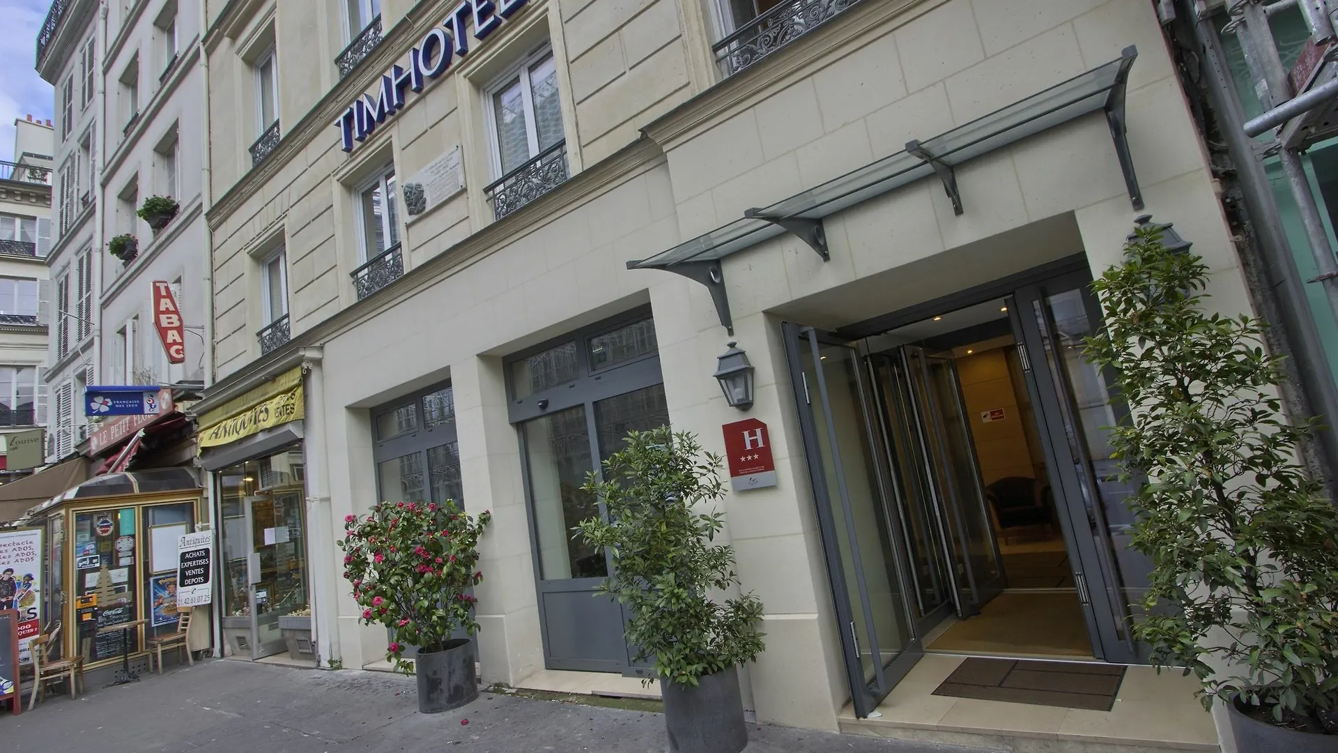 Timhotel Le Louvre Paryż
